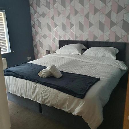 Double Bedroom 96Glc Greater Manchester Мидлтон Экстерьер фото