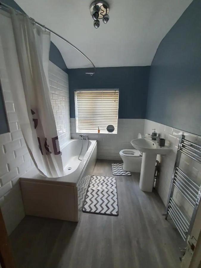 Double Bedroom 96Glc Greater Manchester Мидлтон Экстерьер фото
